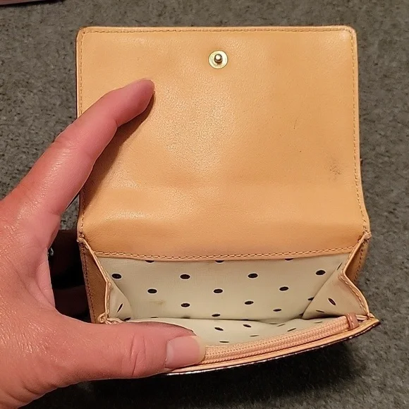 Small Kate Spade wallet snap & zipper closure...sew pictures for condition - Picture 10 of 15